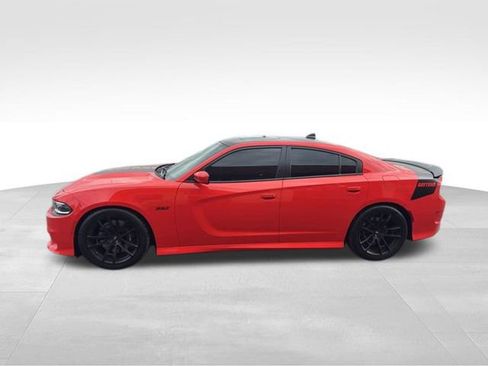Used 2017 Dodge Charger R/T RWD image 3