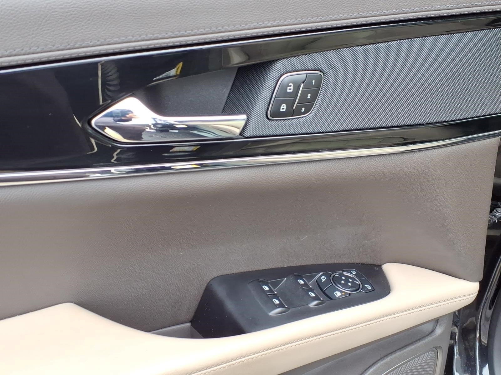 Used 2023 Lincoln Nautilus FWD w/ Premium Package image 14