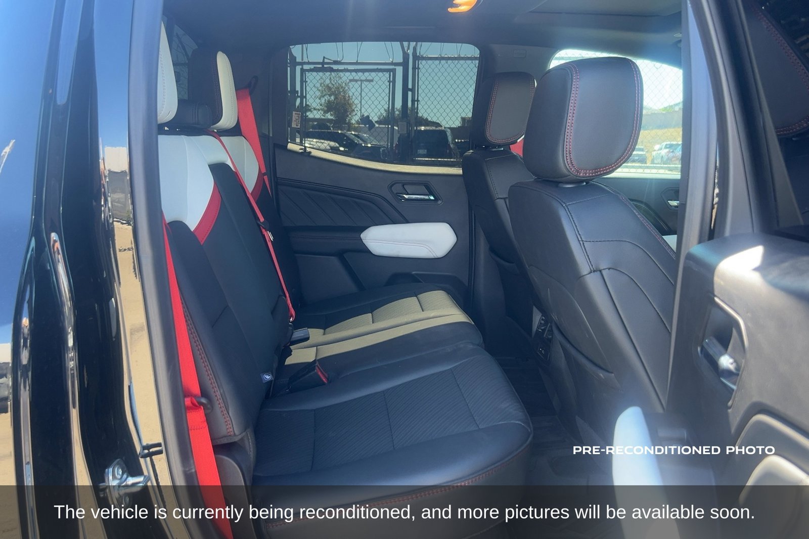 Used 2026 GMC Canyon AT4X AWD/4WD image 13