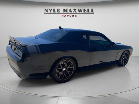 Used 2016 Dodge Challenger R/T Scat Pack w/ Leather Interior Group RWD image 4