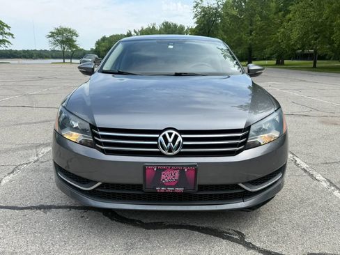Used 2012 Volkswagen Passat 2.5 SE FWD image 2