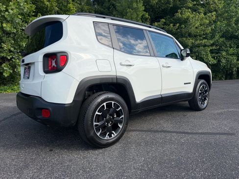 Used 2023 Jeep Renegade Latitude AWD/4WD image 16