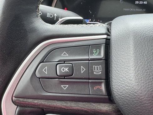 Used 2022 Jeep Grand Cherokee L Limited image 18