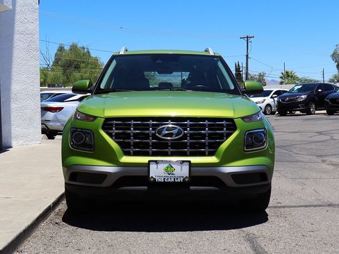 Used 2021 Hyundai Venue SEL FWD image 16