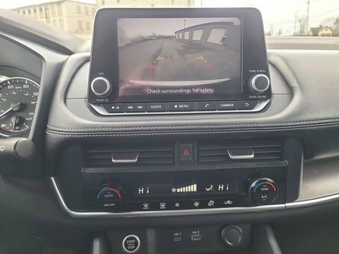 Used 2023 Nissan Rogue SV image 28