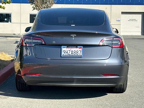 Used 2023 Tesla Model 3 Standard Range RWD image 5