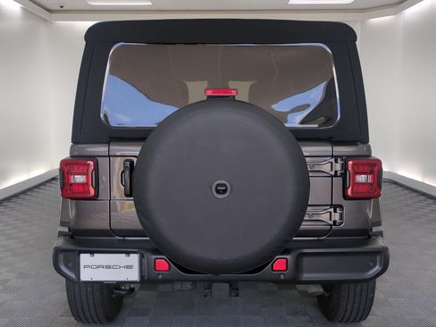 Used 2024 Jeep Wrangler Unlimited Sahara w/ Technology Group AWD/4WD image 11