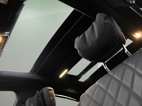 Used 2025 Mercedes-Benz S 580 4MATIC Sedan image 37