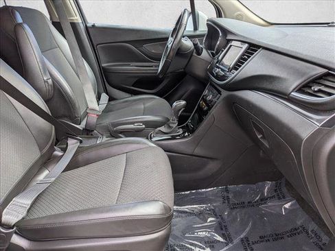 Used 2022 Buick Encore Preferred w/ Safety Package image 20