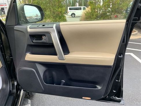 Used 2013 Toyota 4Runner Limited image 13