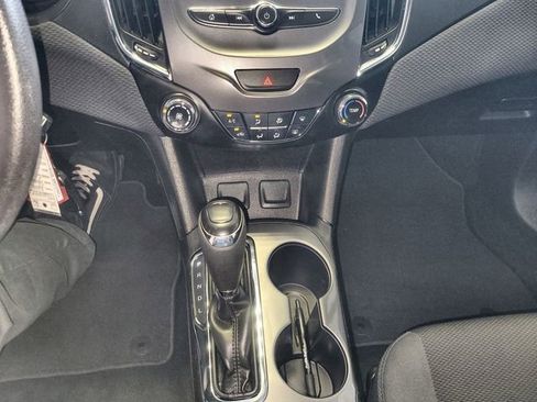 Used 2016 Chevrolet Cruze LT image 19