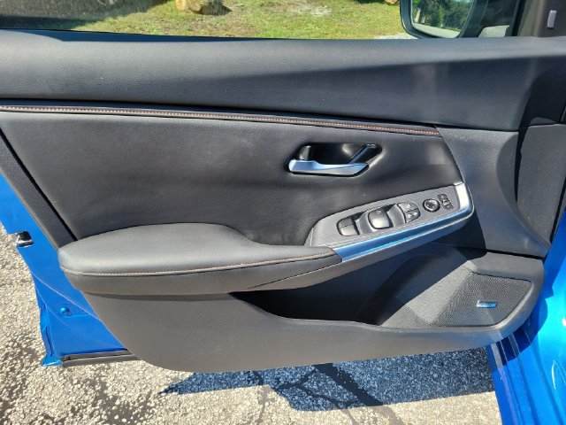 Used 2023 Nissan Sentra SR w/ SR Premium Package FWD image 19