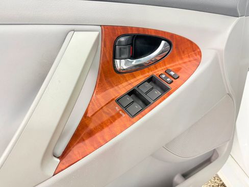 Used 2011 Toyota Camry XLE w/ SE/XLE Extra-Value Pkg image 11