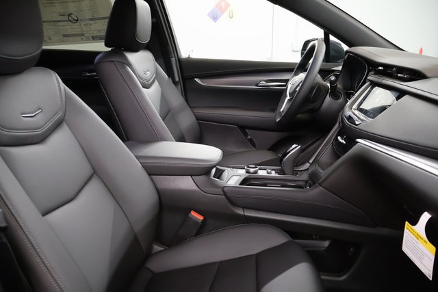 New 2026 Cadillac XT5 Luxury w/ LPO, Floor Liner Package AWD/4WD image 26