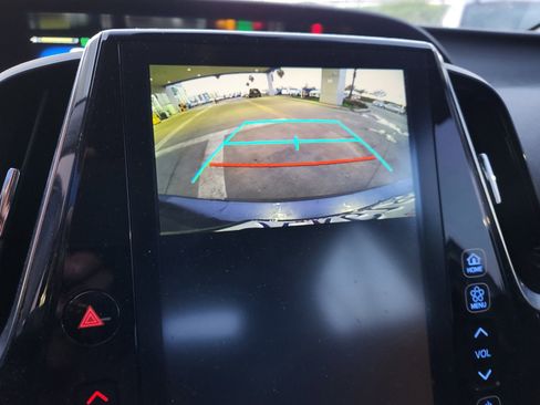 Used 2021 Toyota Prius Prime Limited image 13