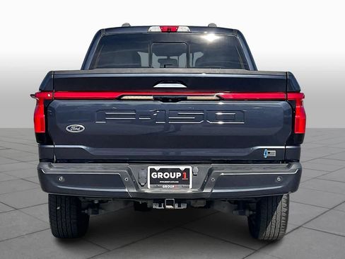 Used 2022 Ford F150 Lightning Lariat image 4