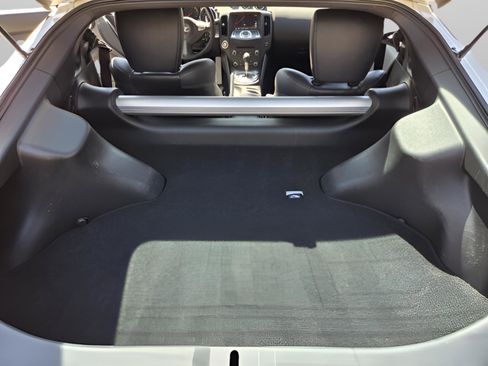 Used 2017 Nissan 370Z Touring image 32
