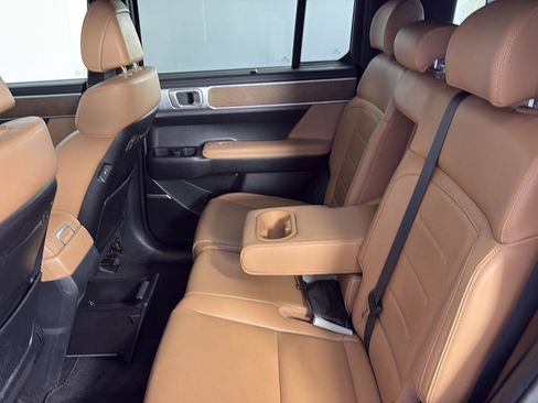 Used 2025 Hyundai Santa Fe Limited image 22