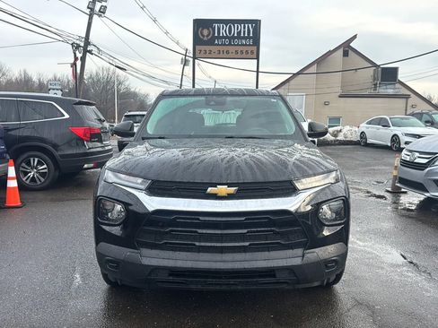 Used 2022 Chevrolet TrailBlazer LS image 2