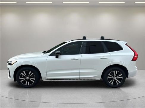 Used 2024 Volvo XC60 B5 Core AWD/4WD image 2