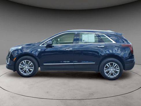Used 2021 Cadillac XT5 Premium Luxury FWD image 2