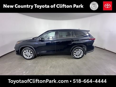 Used 2023 Toyota Highlander Limited image 6