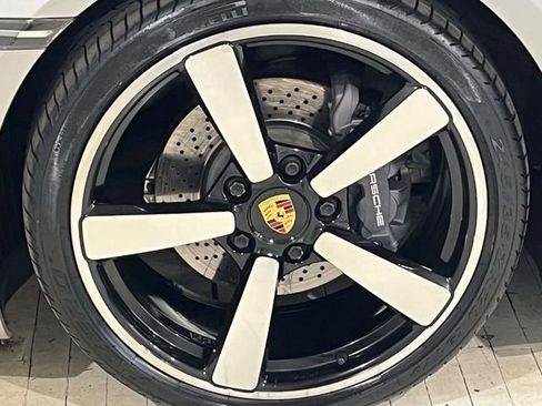 Used 2021 Porsche 911 Carrera 4 image 12