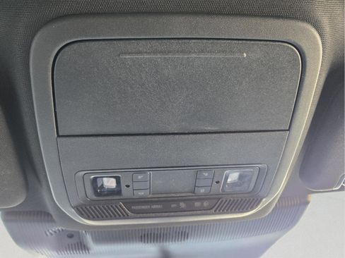 Used 2025 Ford Explorer ST-Line w/ ST-Line Street Pack image 48