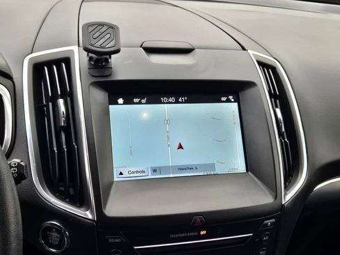 Used 2018 Ford Edge Titanium w/ Technology Package image 25