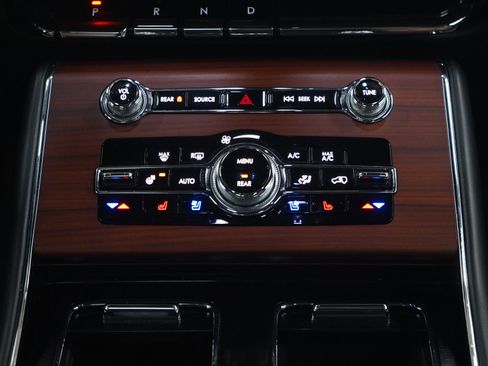 Used 2023 Lincoln Aviator Reserve w/ Equipment Group 201A image 17