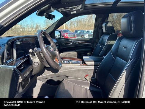 Used 2023 Cadillac Escalade Premium Luxury image 12