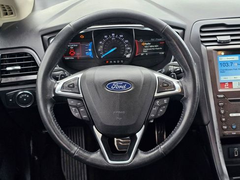 Used 2018 Ford Fusion Titanium AWD/4WD image 16