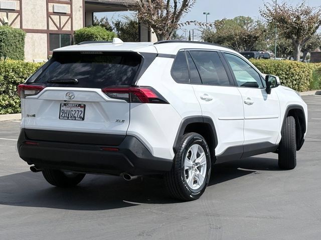 Used 2019 Toyota RAV4 XLE w/ Convenience Package AWD/4WD image 5