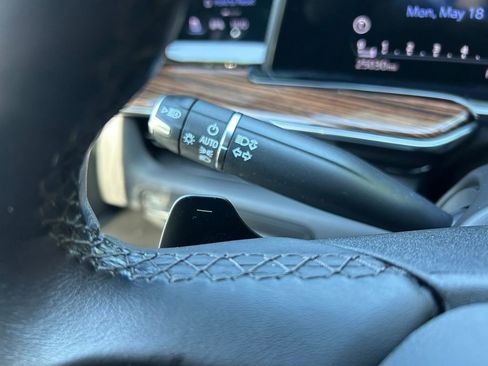 Used 2023 Cadillac Escalade ESV Premium Luxury RWD image 55