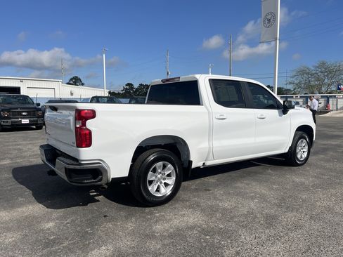 Used 2025 Chevrolet Silverado 1500 LT image 2