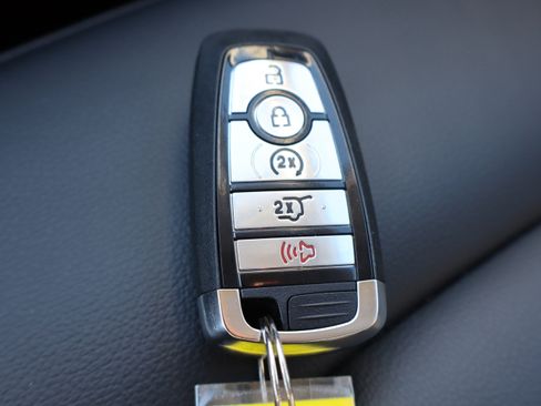 Used 2024 Ford Edge SEL w/ Convenience Package image 31