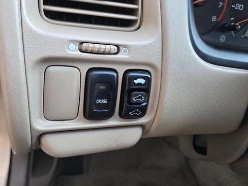 Used 2000 Honda Accord EX image 19