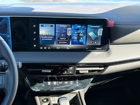 New 2026 Nissan Kicks SR w/ Illumination Package FWD image 21