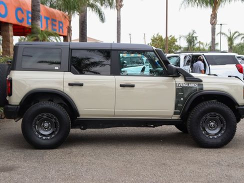 Used 2022 Ford Bronco Everglades AWD/4WD image 10
