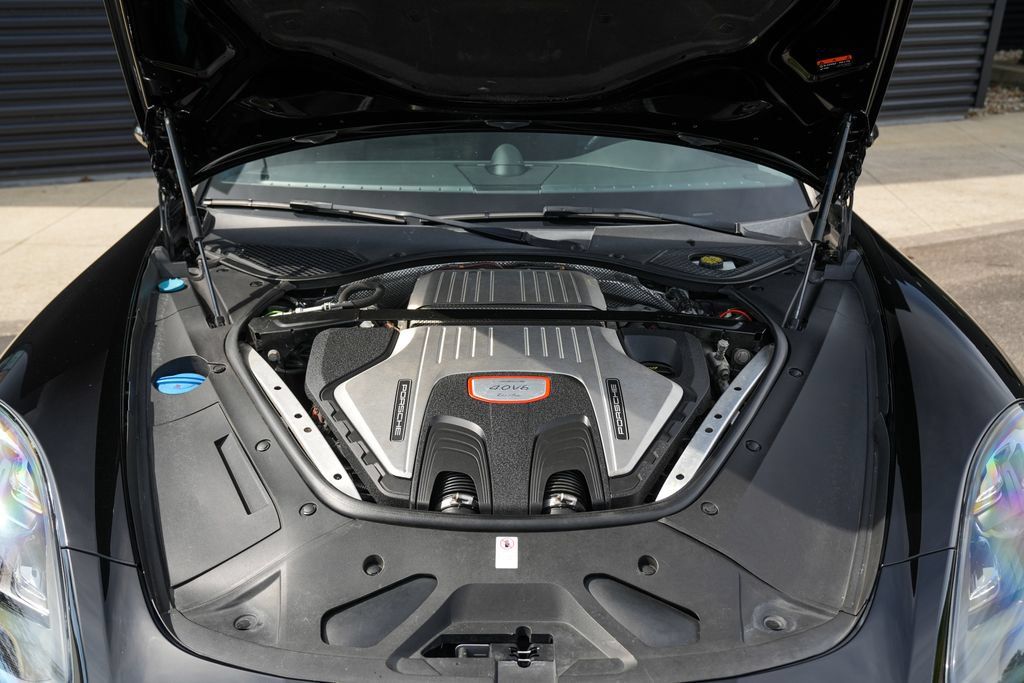 Certified 2018 Porsche Panamera Turbo AWD/4WD image 9