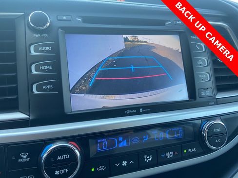 Used 2015 Toyota Highlander XLE image 5