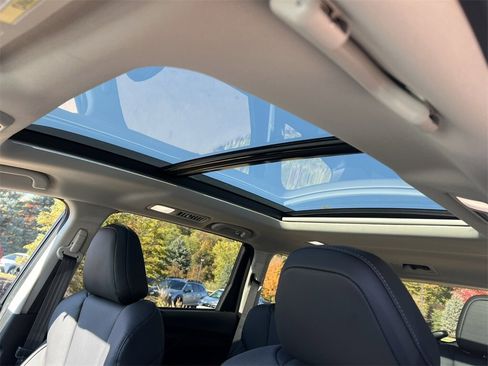 New 2025 Subaru Ascent Limited image 10