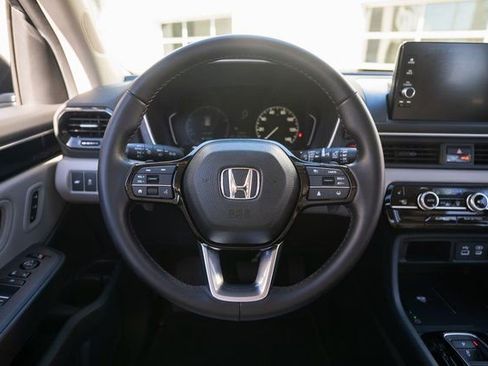 Used 2025 Honda Pilot EX-L image 26