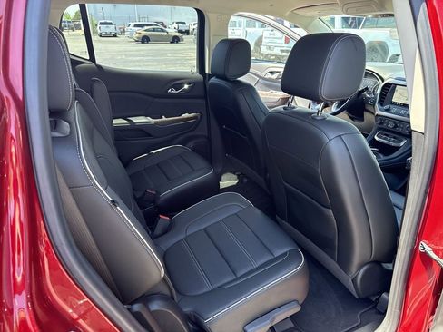 Used 2021 GMC Acadia Denali w/ Denali Technology Package FWD image 34
