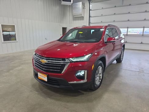 Used 2023 Chevrolet Traverse LT w/ Rear Camera Mirror Package AWD/4WD image 4