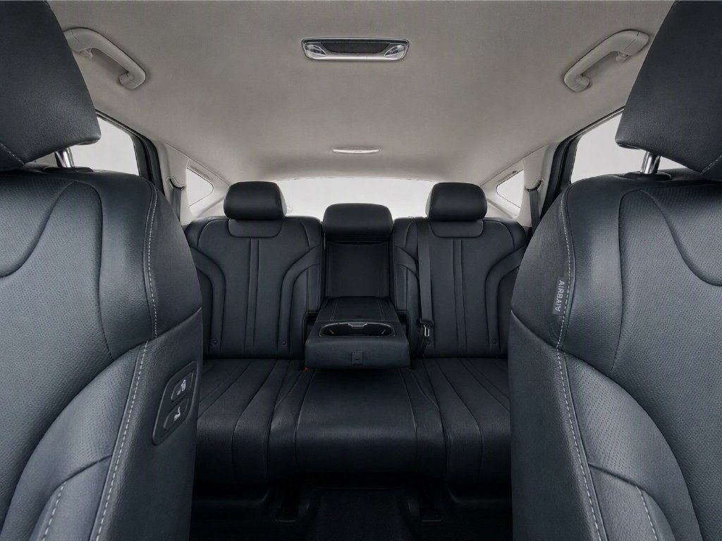 Used 2025 Genesis GV80 2.5T Standard AWD/4WD image 32