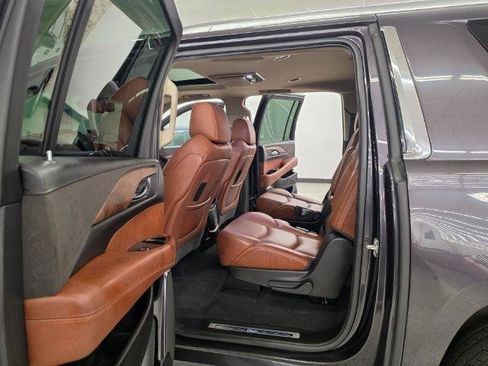 Used 2016 Cadillac Escalade ESV Premium AWD/4WD image 36