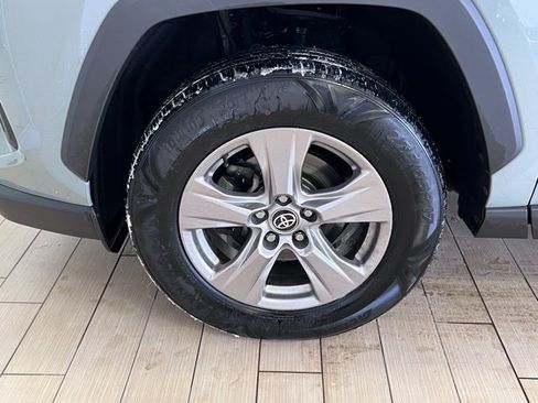 Used 2022 Toyota RAV4 XLE image 17