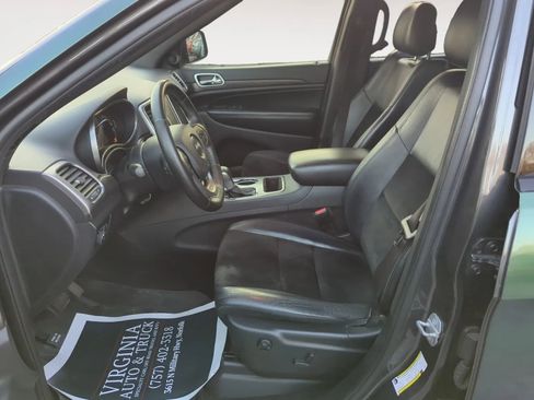 Used 2018 Jeep Grand Cherokee Altitude image 14