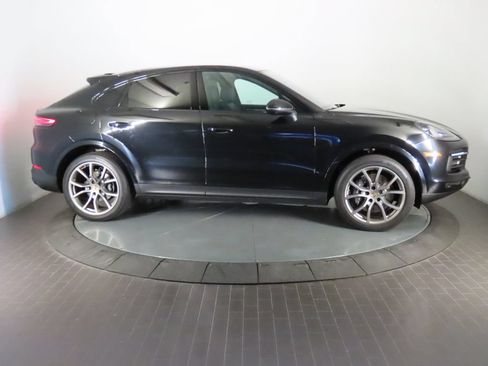 Certified 2023 Porsche Cayenne Coupe AWD/4WD image 8
